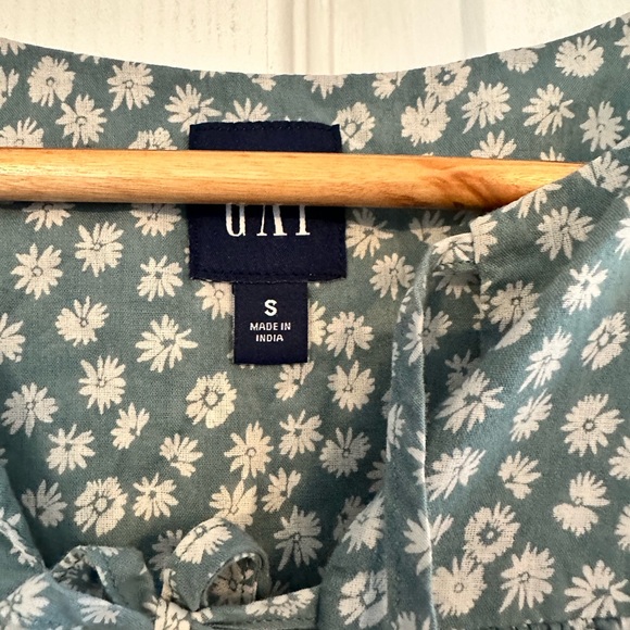 GAP Floral Green Women's Top - Picture 3 of 3